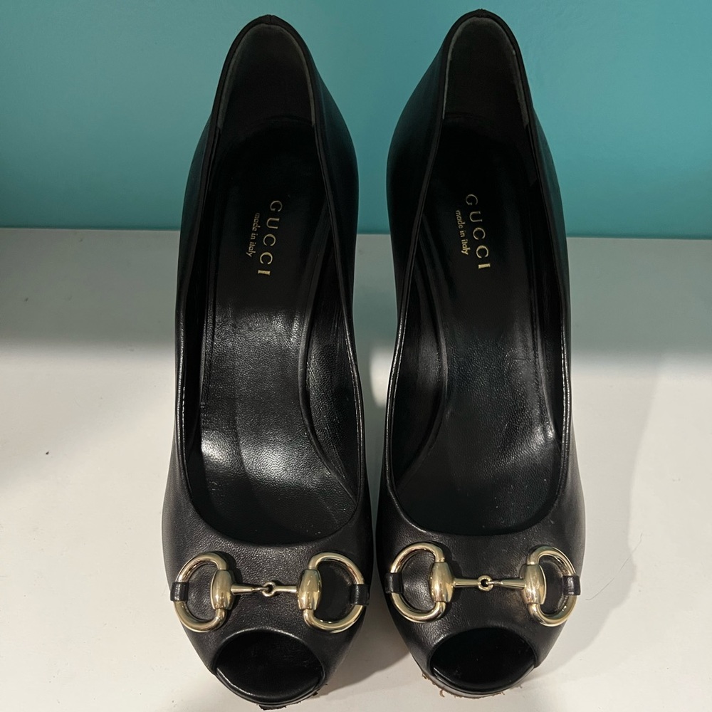 Gucci women peep toe pumps, Size 6.5